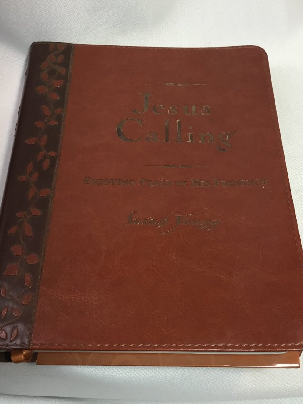 Jesus Calling Enjoying Peace in His Presence by Sarah Young (Faux Leather 2013)
